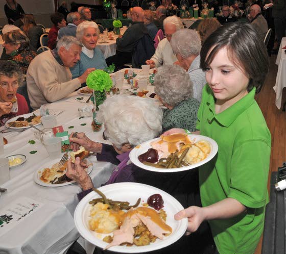 Absecon Ladies League honors seniors with dinner